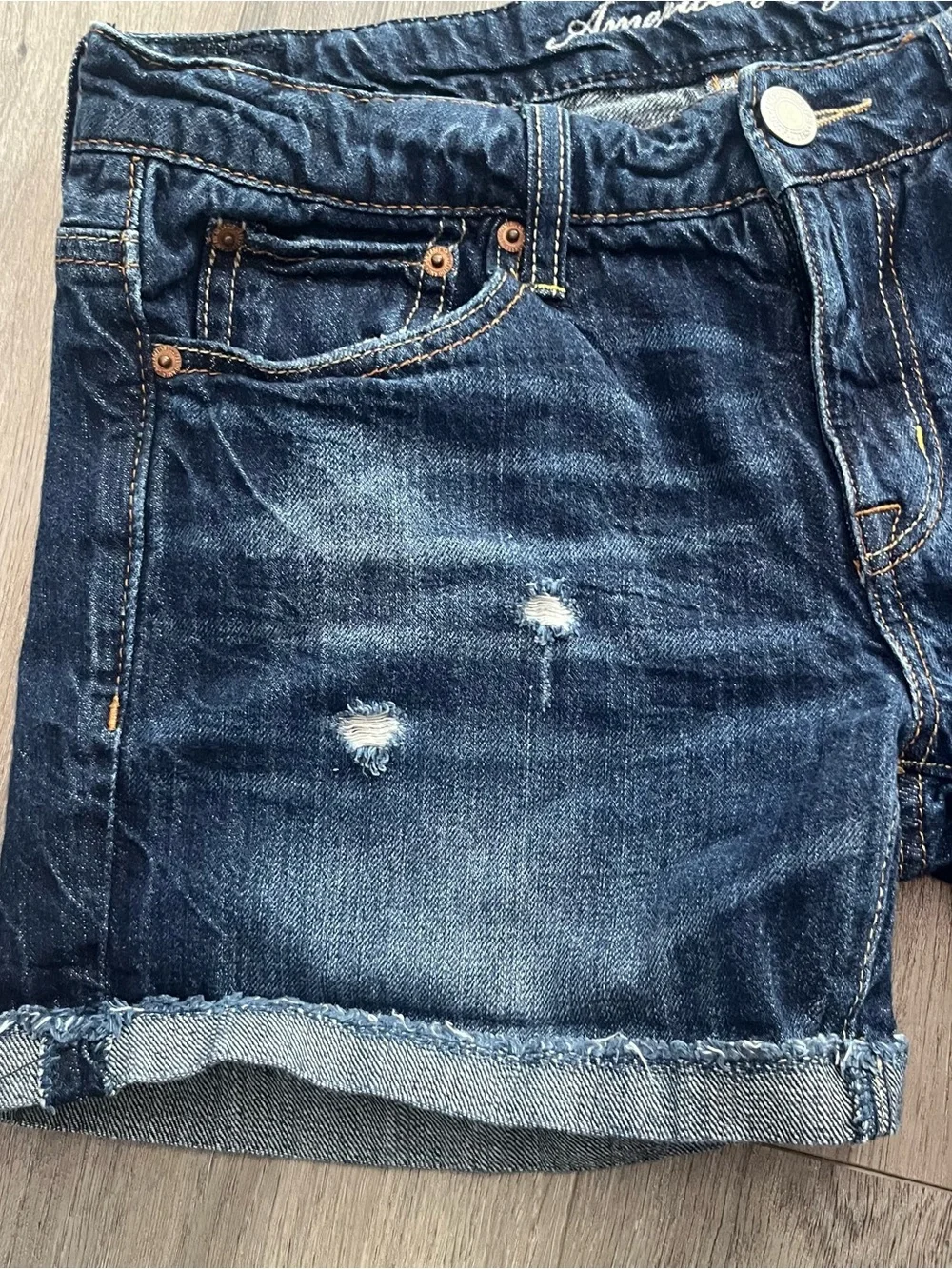 American Eagle Distressed Rolled Cuff Denim Shorts Size 4